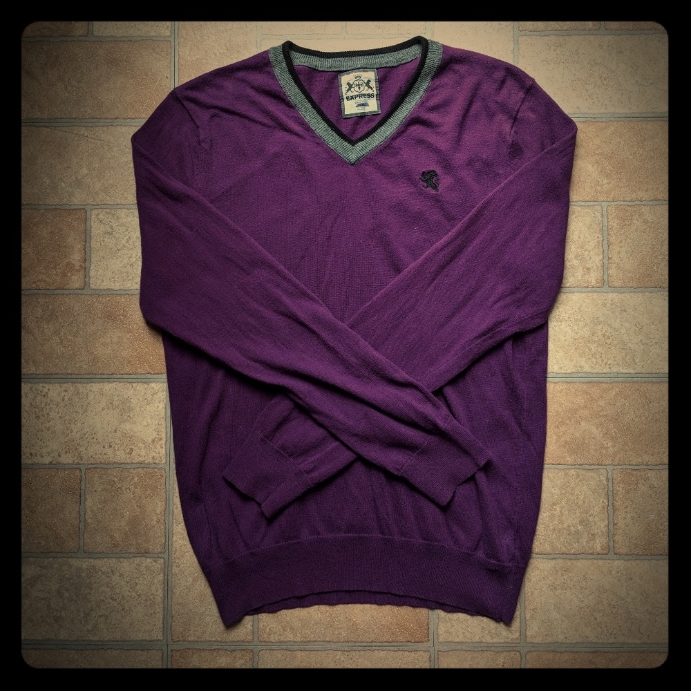 Men's V-neck sweater